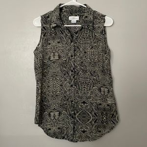 Liz Claiborne tank sleeve sheer blouse. Size Small. EUC.